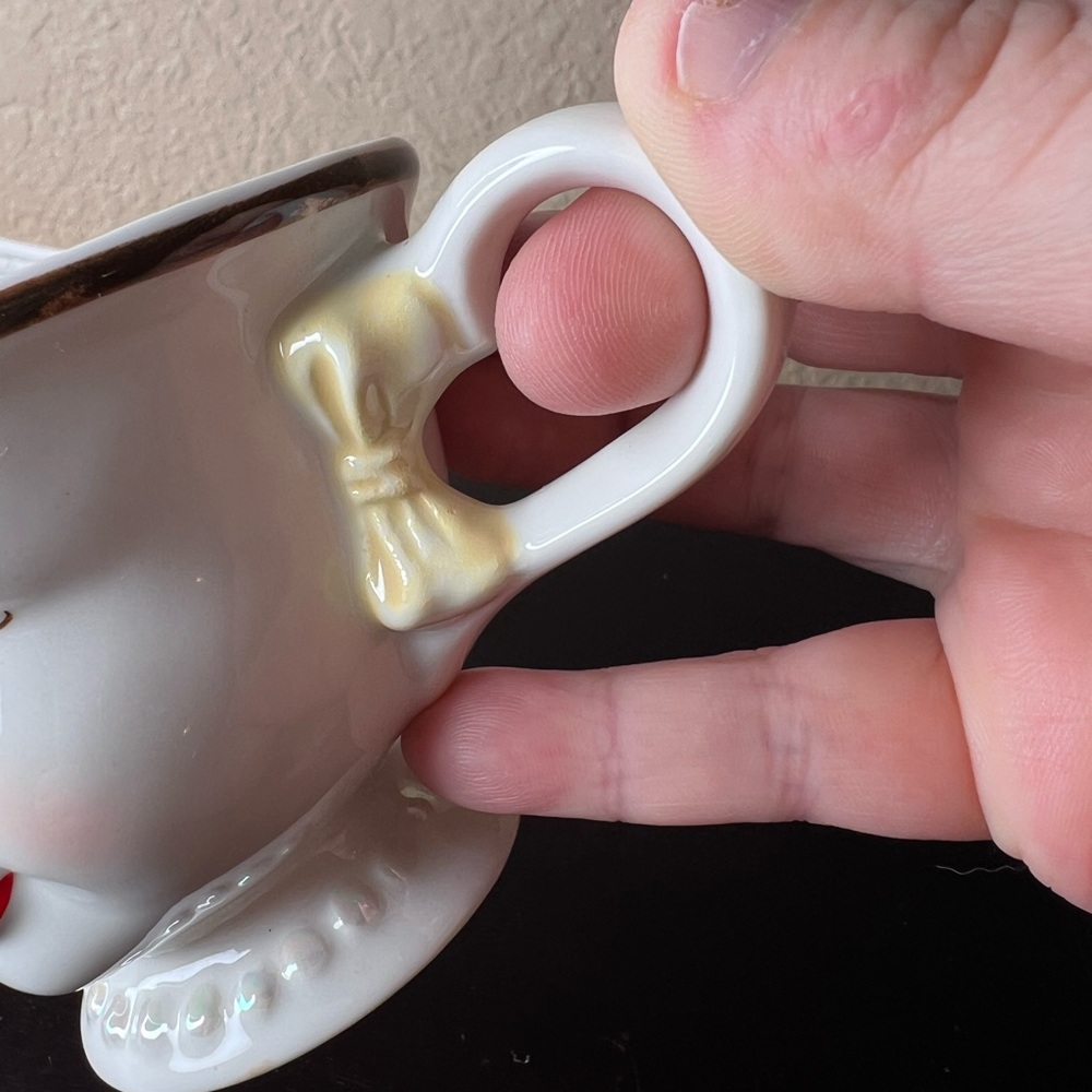 1990's Vintage Baileys Character Cup, Winking Lady, Footed Base - Picture 3 of 8